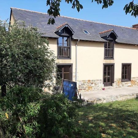 Longere Familiale Vila Melesse Exterior foto