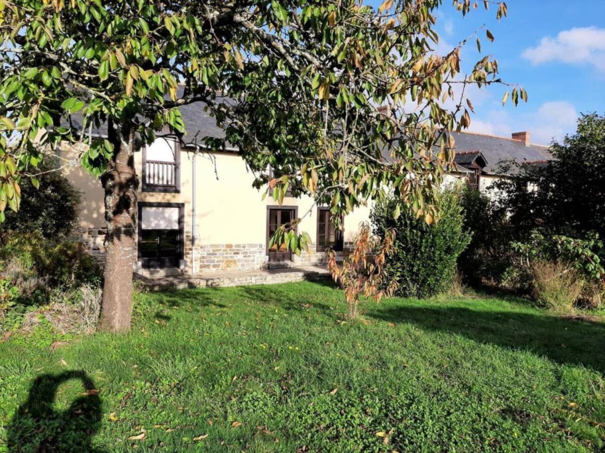 Longere Familiale Vila Melesse Exterior foto