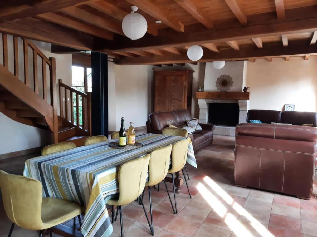 Longere Familiale Vila Melesse Exterior foto