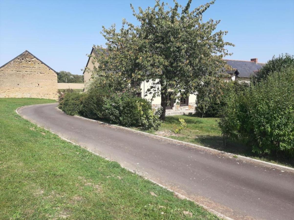 Longere Familiale Vila Melesse Exterior foto