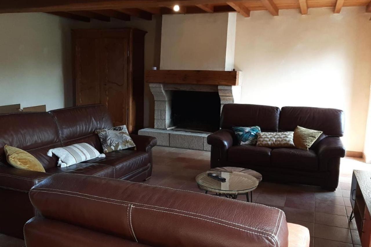 Longere Familiale Vila Melesse Exterior foto